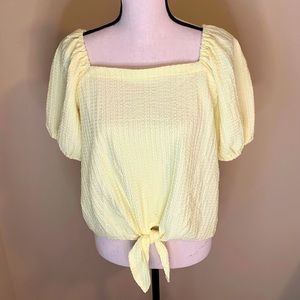 Loft Women’s Medium Yellow Tie Front Top.